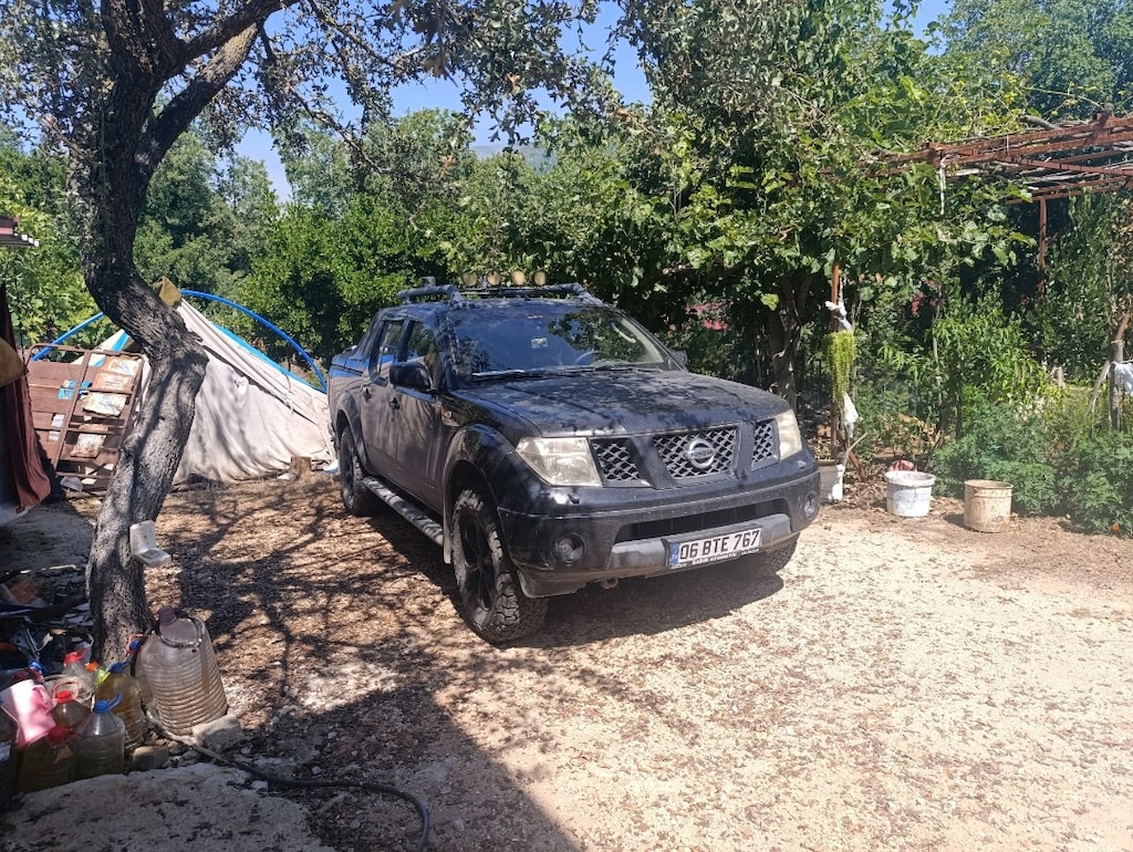 Nissan navara 4x4 Off-Road Donanımlı Bagaj Kabinli çeki demirli - 7