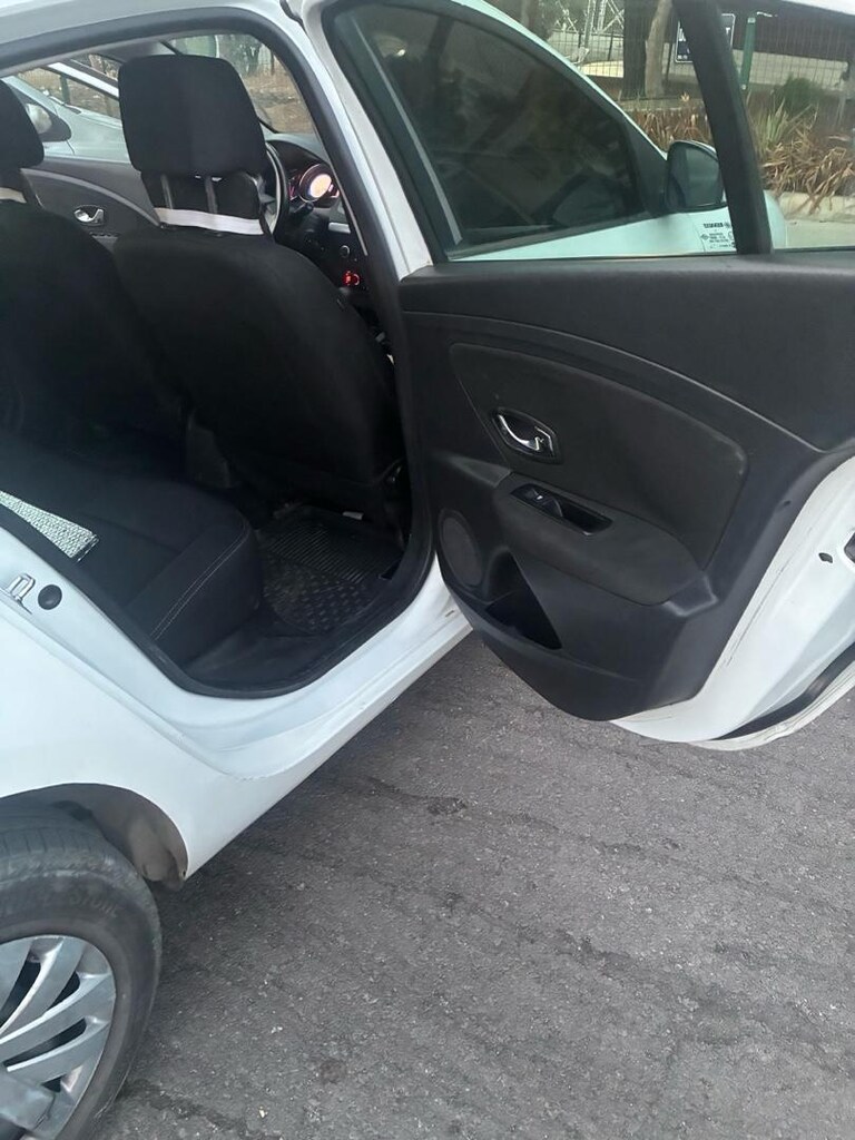 2013 205000 binde Renault fluence - 9