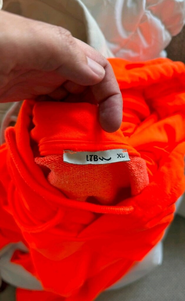 Sweatshirt – Neon Turuncu, Kapüşonlu ve Şık - 3