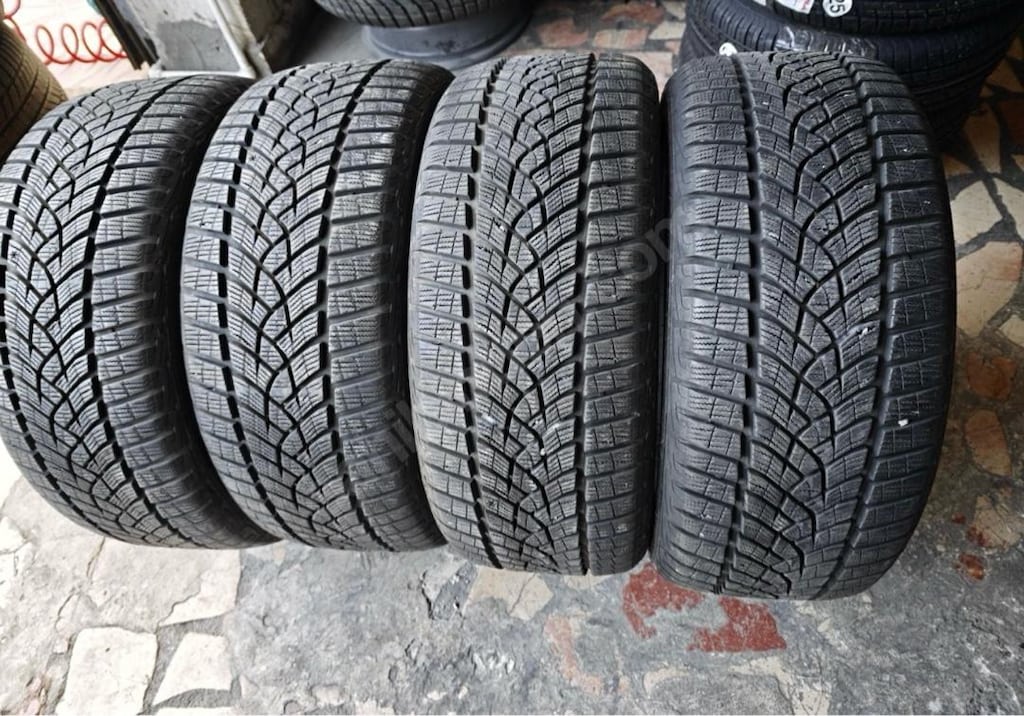 225/45/17 Goodyear kışlık - 4