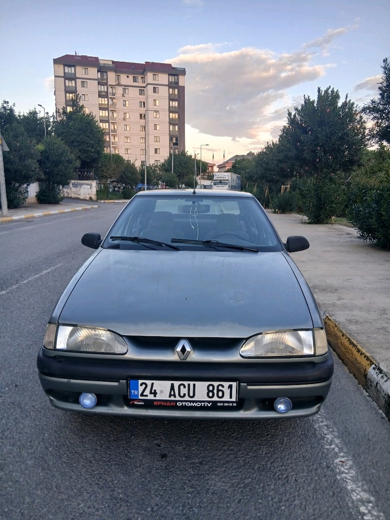 Renault 19