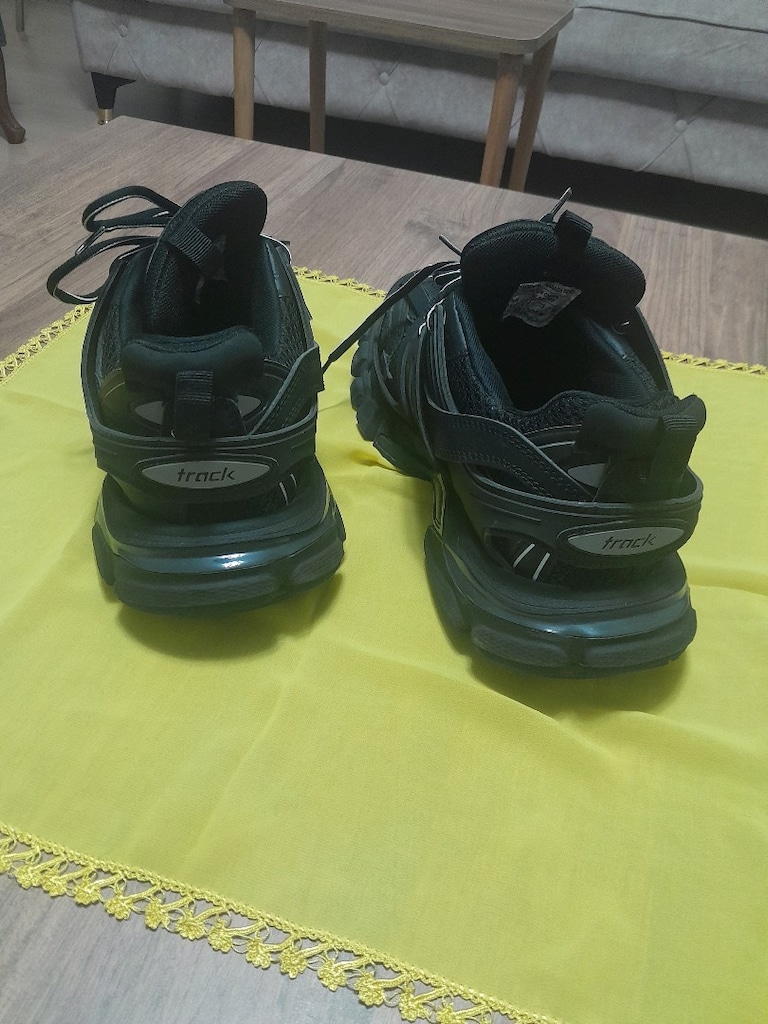 BALENCIAGA - 5