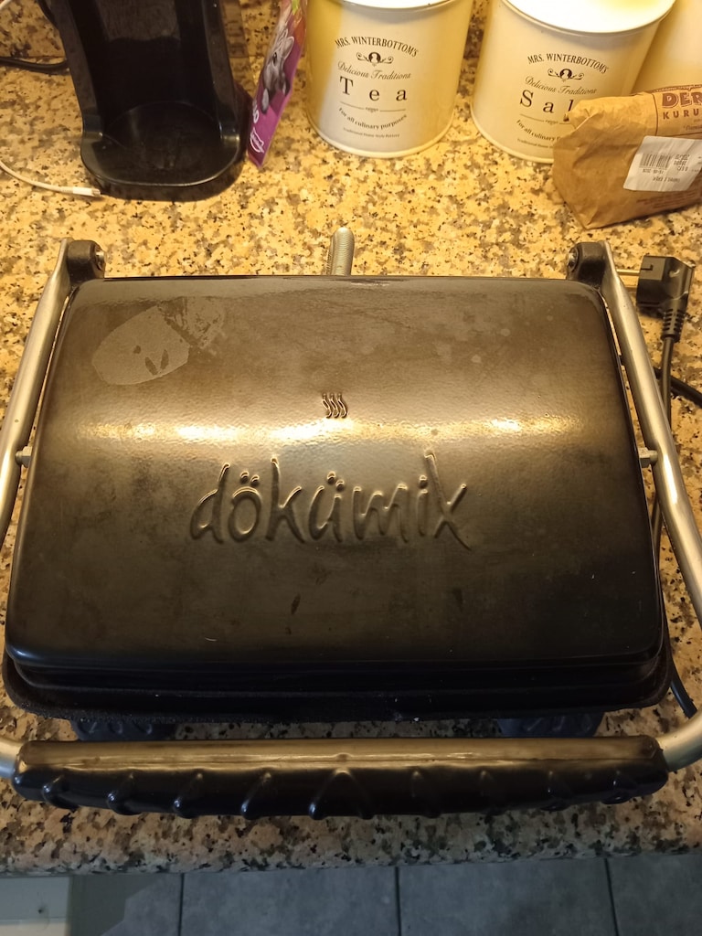 Tost Makinası Demir Döküm