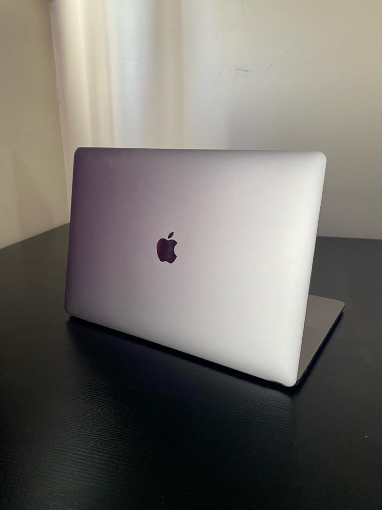 Apple MacBook Pro 15” (2017) | Touch Bar | i7 | 16 GB RAM