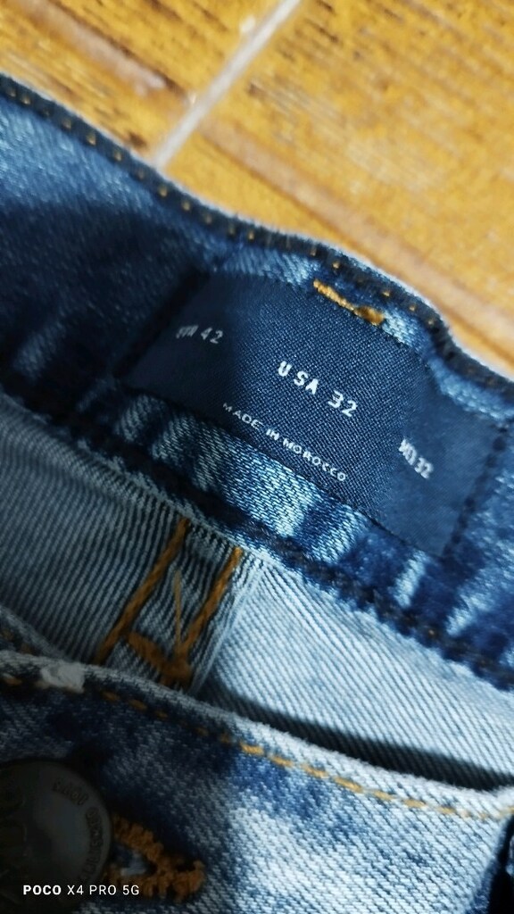 #Zara  jeans pantolon..Bacakta beklemekten az leke oluşmuş. - 3