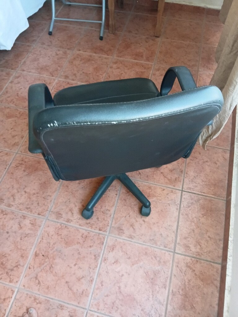 Deri ofis koltuğu saglam ihtiyac fazlasımarmaris merkez nakliyede yard - 4
