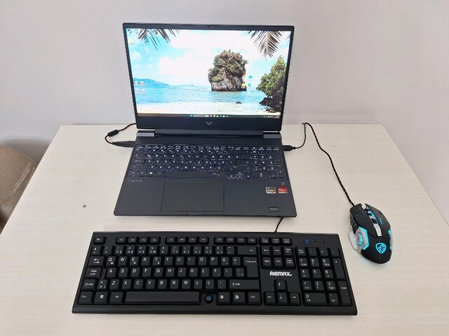 HP Victus oyuncu laptopu 16 gb RAM mouse ve klavye hediye