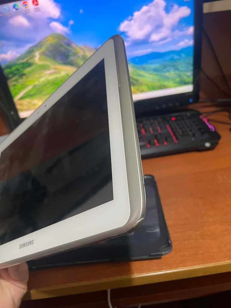 Samsung N8000 10.1" Tablet - 3