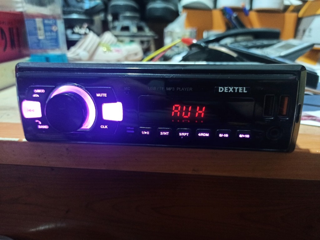 sıfır ayarında USB AUX RADYO BULUTUT ÇİFT anfi çıkışlı oto teyp - 4