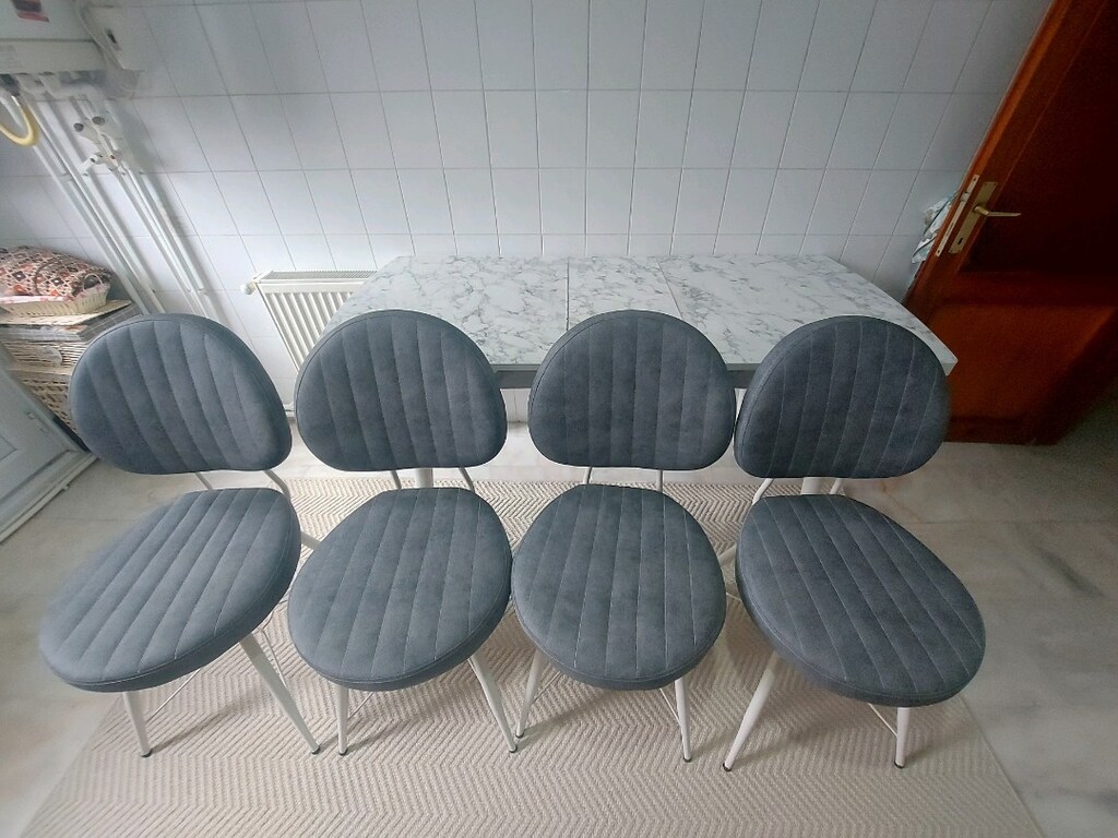 Yemek Masası 4 Kişilik Açılır & Katlanır Mdf Az Kullanılmış 4 Sandalye - 4