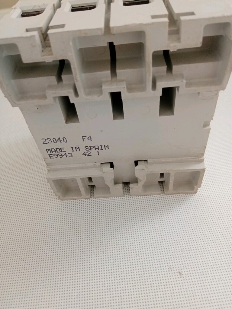 MERLIN GERIN kaçak akım koruma rolesi 25 A 0.300 A - 2