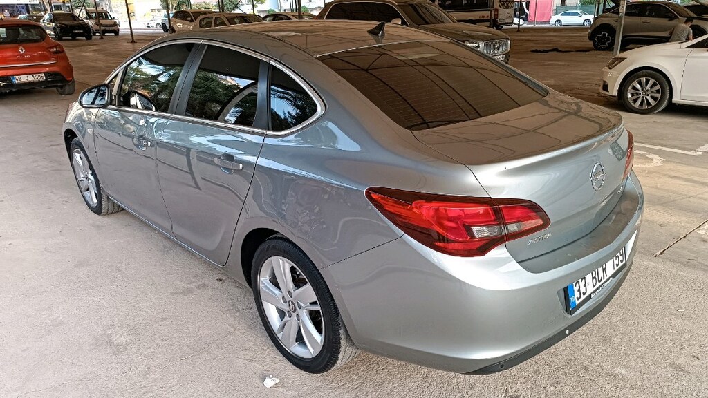 Opel Astra 2015 model sedan 1.6 CDTI 136 beygir sport paket dizel - 5