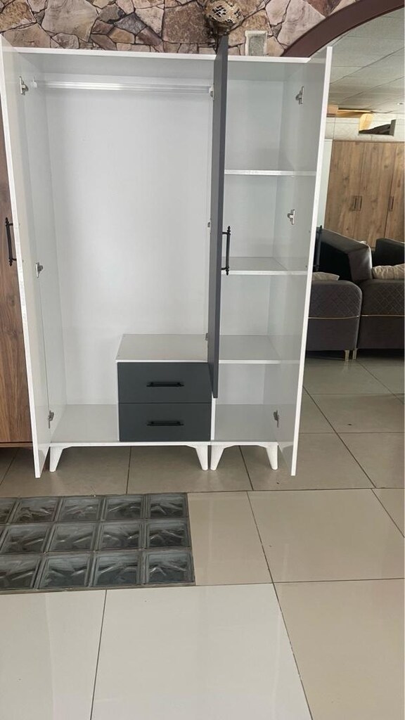 3 kapaklı elbise dolabı - 5