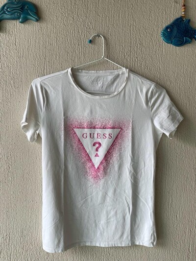 GUESS Beyaz Logo Detaylı Kadın Tişört L Beden Orijinal