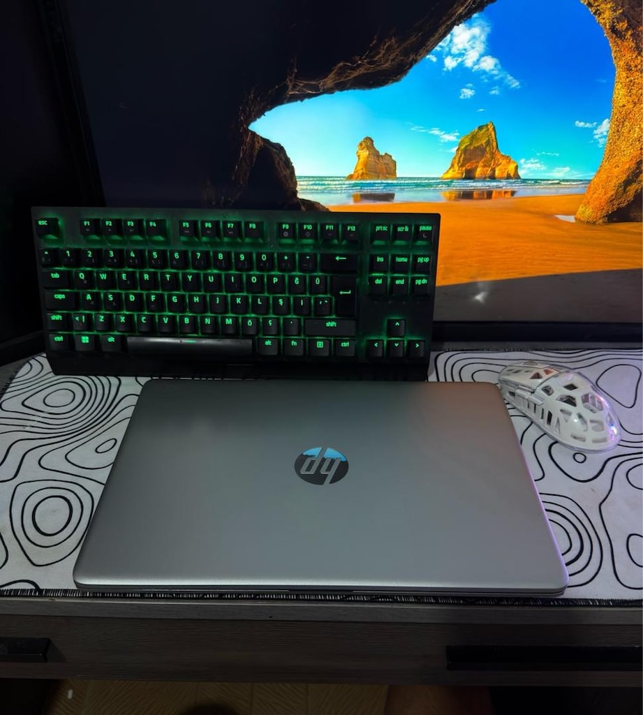 Hp Laptop - 3