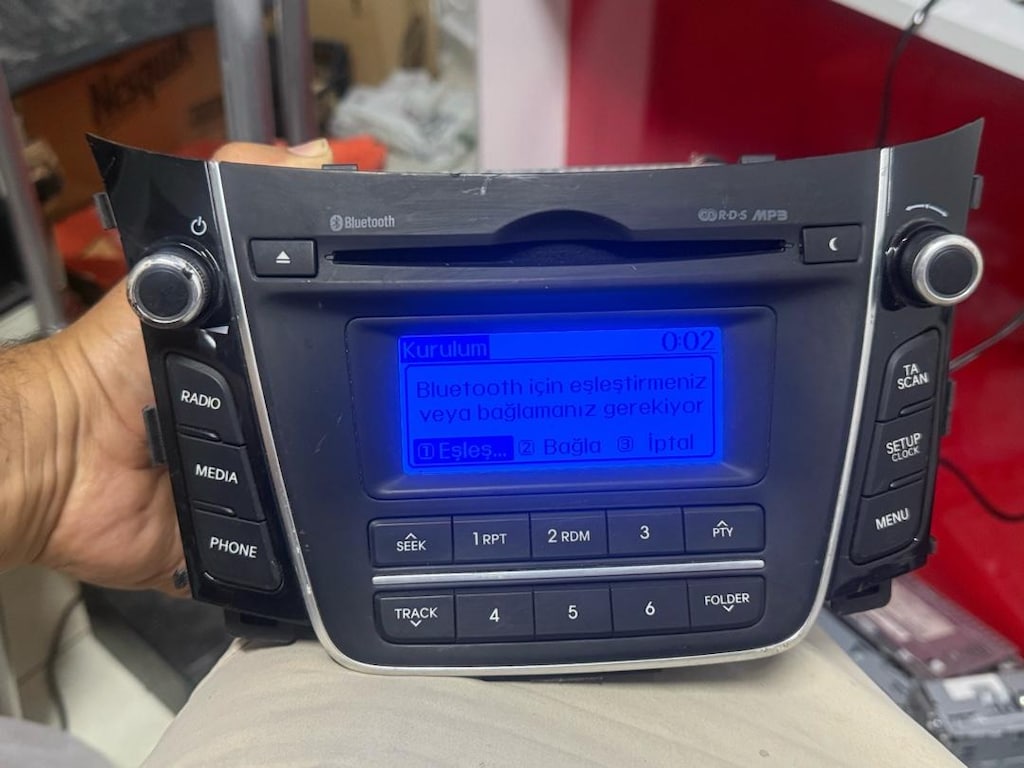 İ 30 Teyp Orjinal Bluetooth Cd Özellikli Temiz Cd De Çalışıyor Hyundai - 6