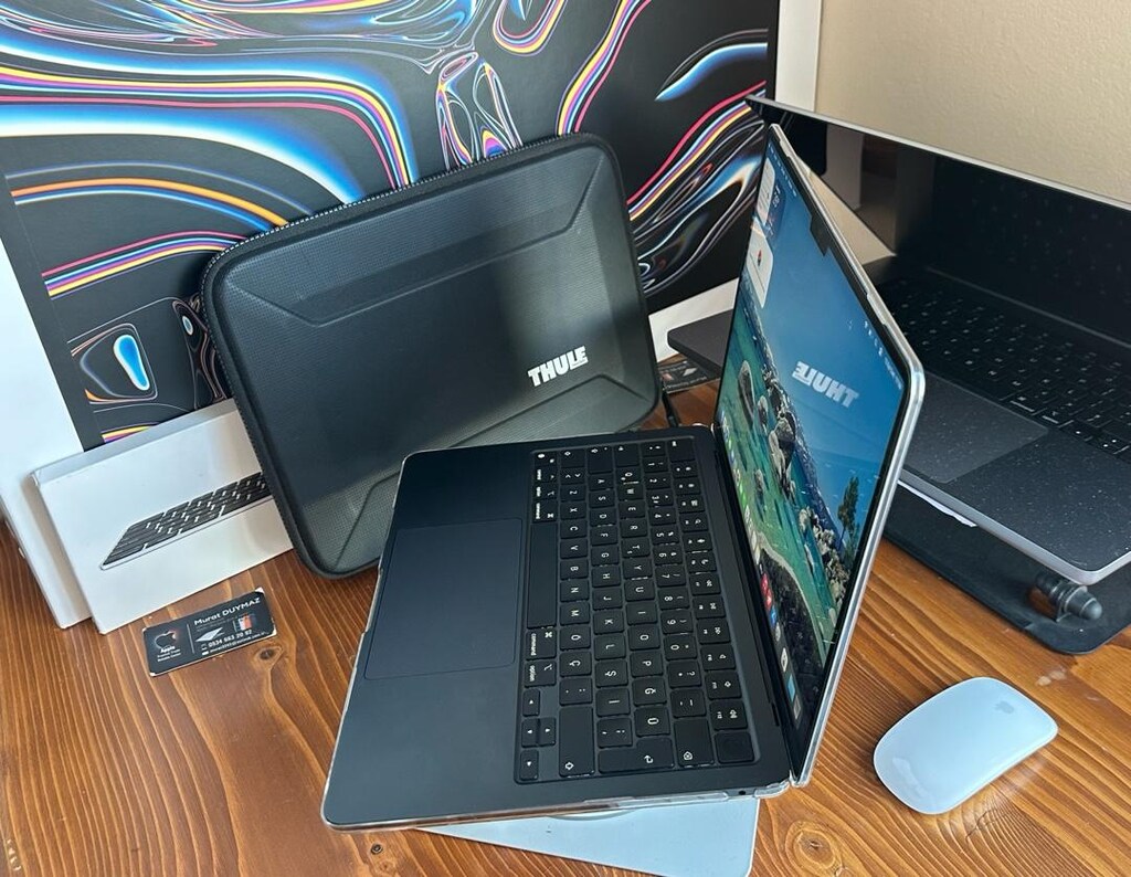 Macbook air M3 çipli 13” 512 gb ssd 8 gb ram gece yarısı pili çok iyi - 8