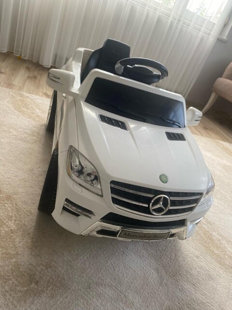 MERCEDES UZAKTAN KUMANDALI AKÜLÜ ARABA