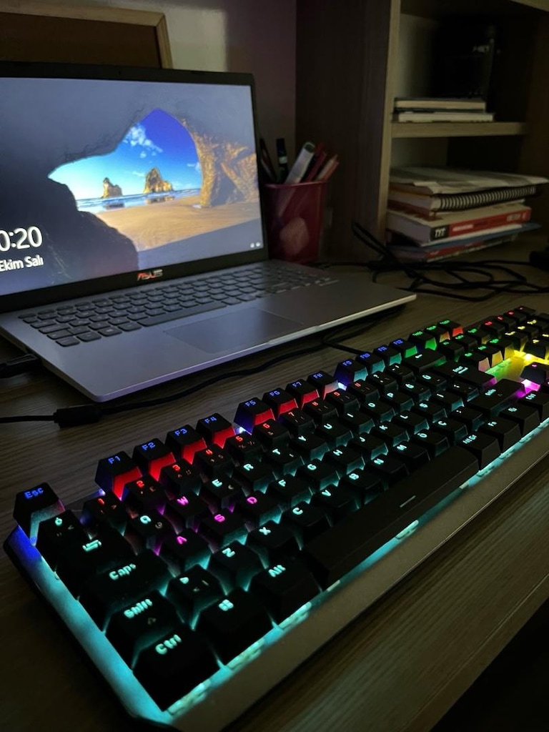 BLUEFORCE RGB MEKANİK OYUNCU KLAVYESİ SIFIR - 5