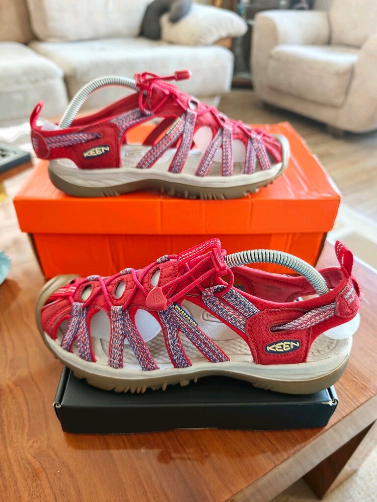 Keen Orjinal tertemiz waterprof sandalettir. Çok kısa süre kullanılmış - 8