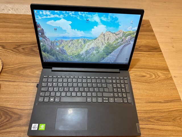 ACİL SATILIK Lenovo V15 i5-1035G1 / 12 GB RAM / MX330 2 GB / SSD