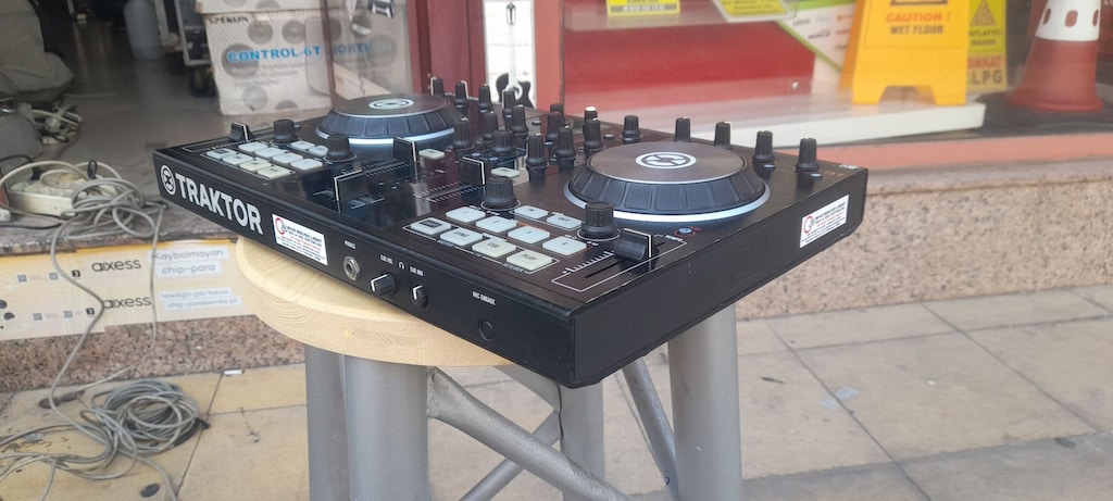 TRAKTÖR KONTROL S2 MK2 DJ KONTROLLER - 15000 TL - 6