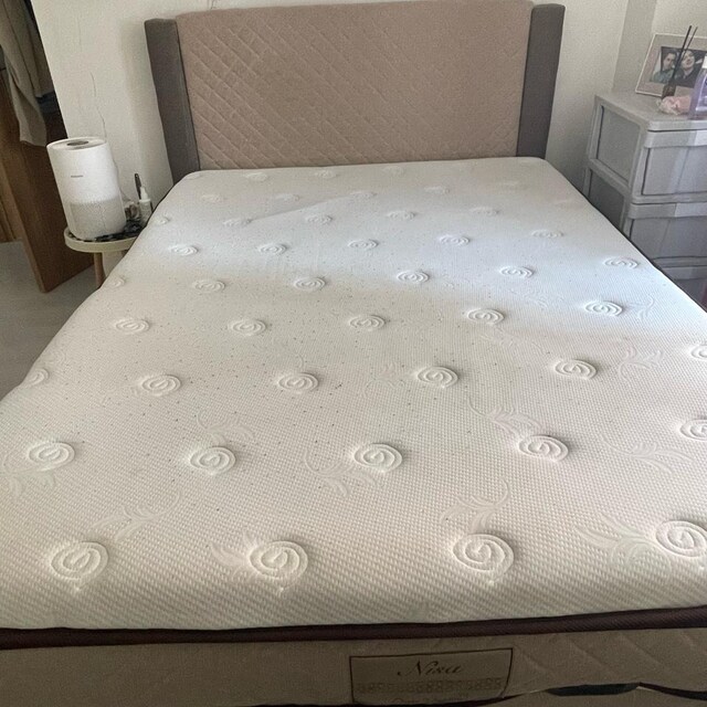 Az kullanılmış çift kişilik yatak-dolap-L koltuk