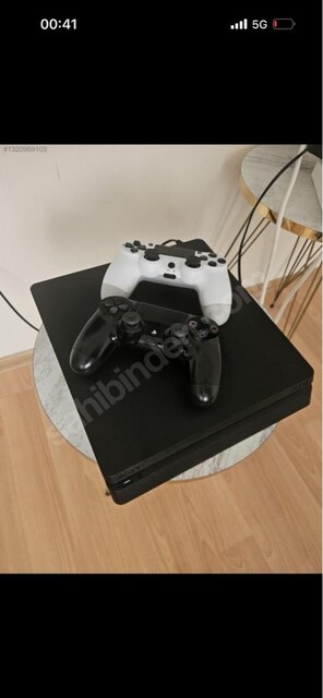 Playstation 4 slim