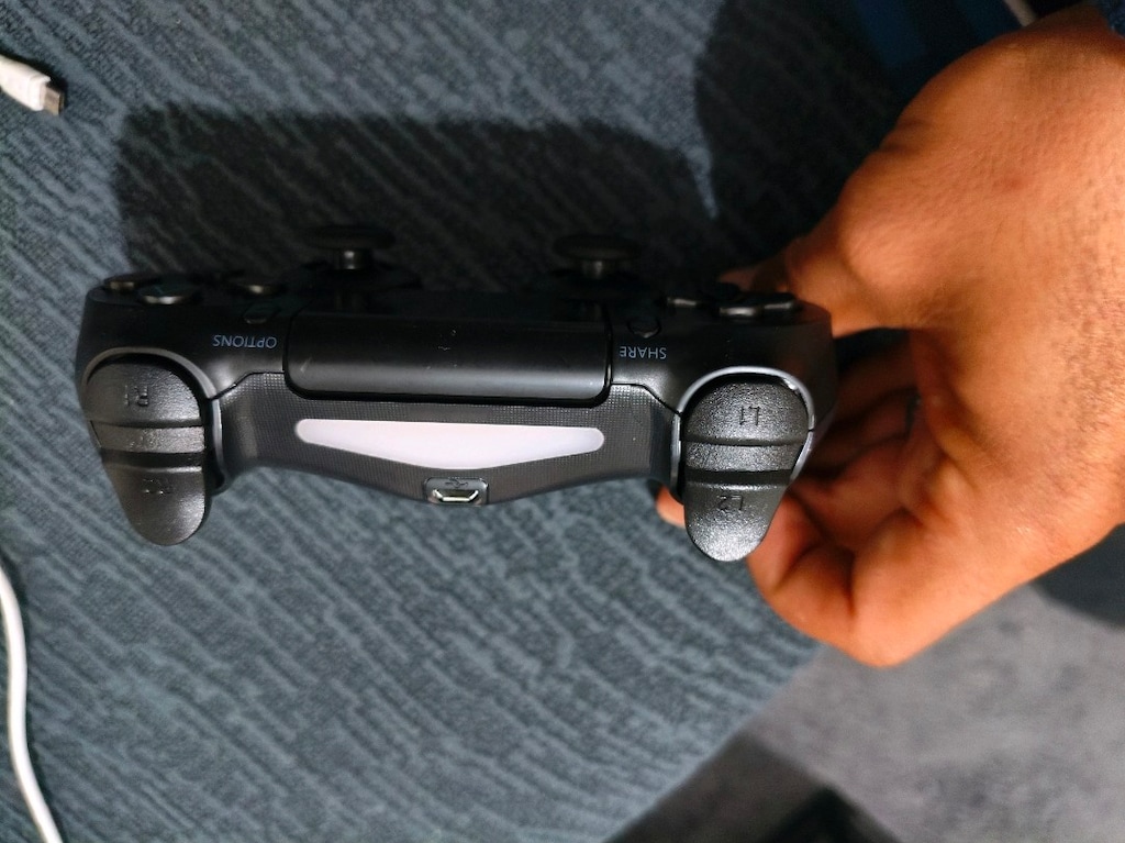 PlayStation 4 Dualshock oyun kolu kablosuz - 2