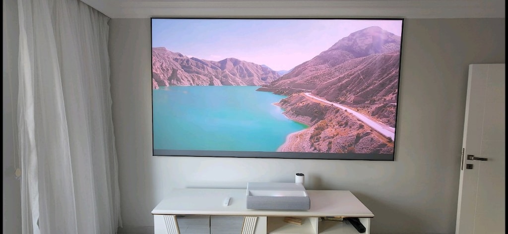 Samsung Projektör LPU9D 4K Tizen OS Ultra Kısa Mesafeli