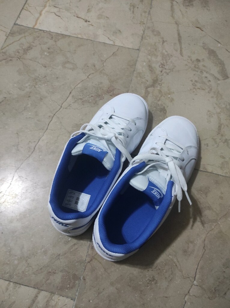 Nike Beyaz/Mavi Spor Ayakkabı – 41 Numara – Temiz Durumda - 2