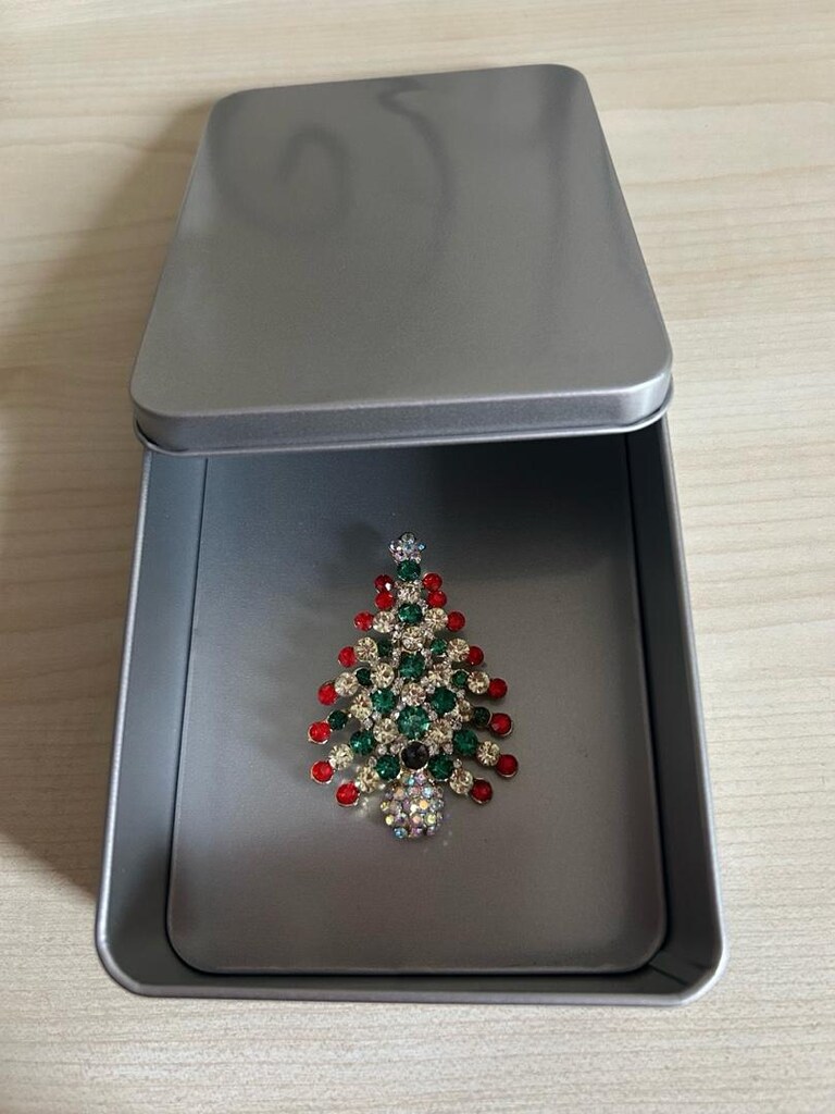 vakko marka çam ağacı broş - 2