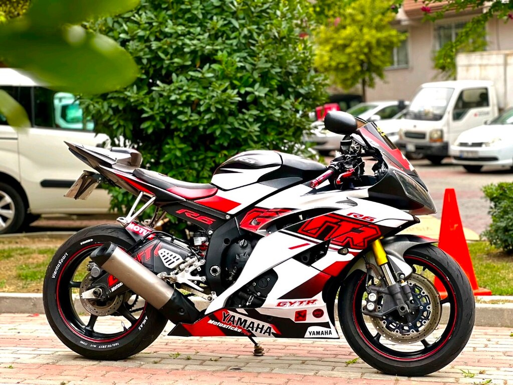 ARAÇ TAKASLI ÇOK İYİ DURUMDA R6 KIRLANGIÇ