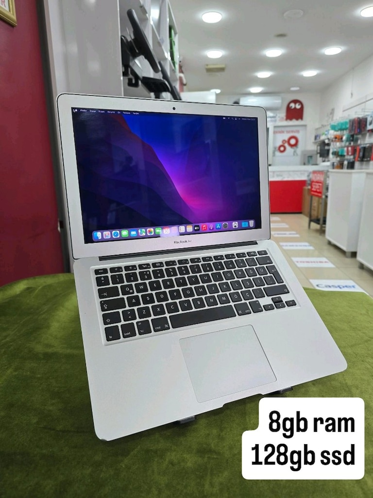 MacBook Air - 4