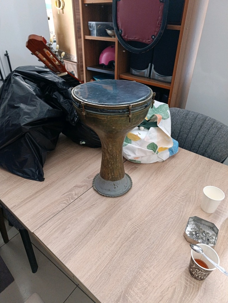 TERAZİ 900TL GİTAR 1,500TL ANTİKA BAKIR DARBUKA 2,500TL - 9