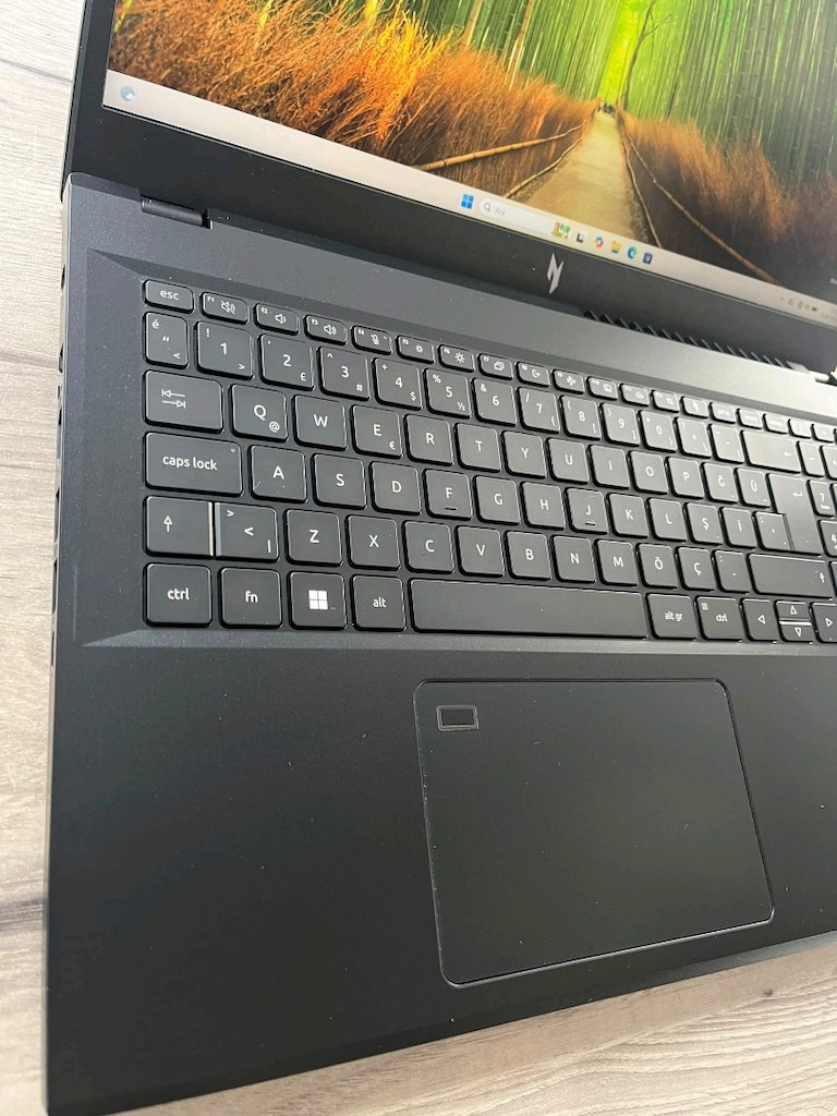 TEMİZ SORUNSUZ ACER V15 - 2