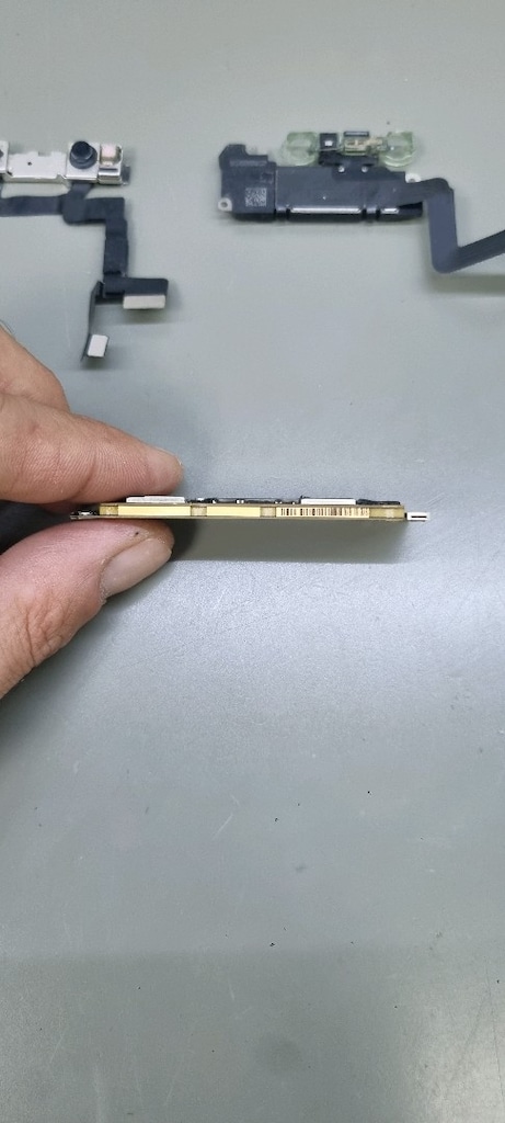 Iphone 11 128 Gb Tr Anakart ve Face ID Takımı. İcloud çıkışı yapıldı t - 2