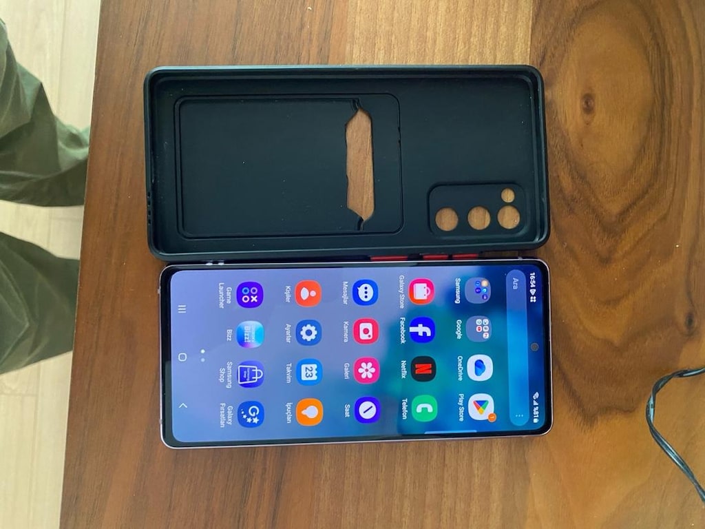 samsung s20 F - 3