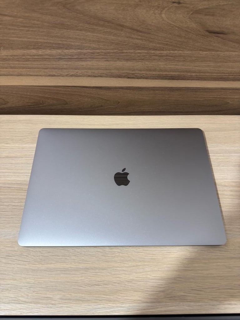 MacBook Pro / i7 / 16 inç / 16 GB Ram / 512 GB Ssd - 10