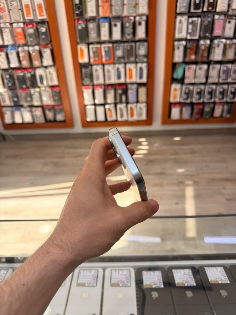 iPhone 16 Pro Max Silver 256GB YD - 2