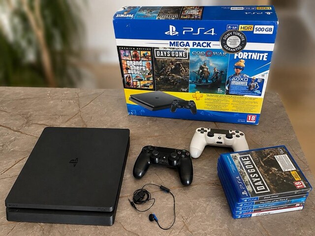 Temiz PS4 Slim 500 GB + 2 Kol + 5 Popüler Oyun (Kutulu)