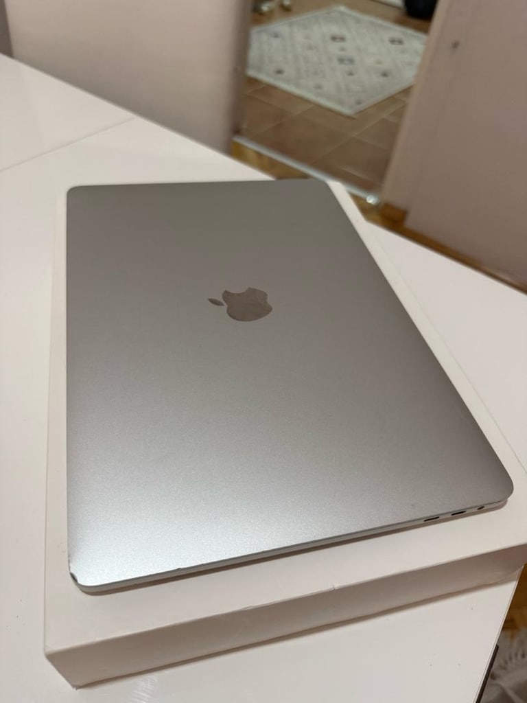MacBook Pro 13.3 inch 2.0 Ghz 512 GB 4 Çekirdekli Intel Core i5 A2251 - 8
