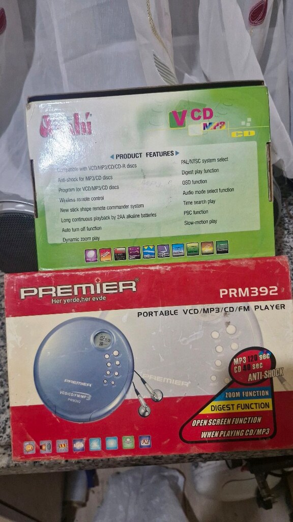 2 adet discman,kutusunda. - 5