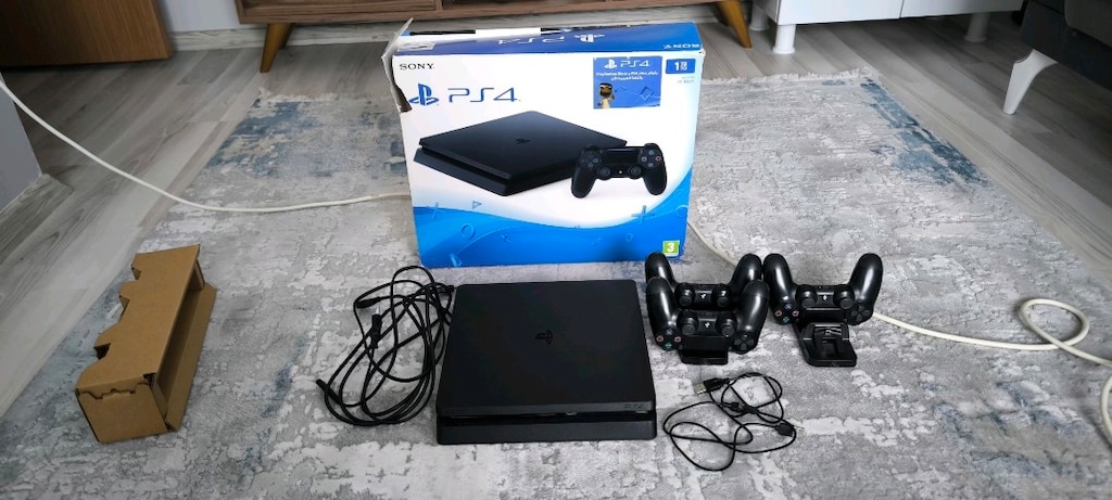 satılık playstation 4 icinde hesapla birlikte verilecektir