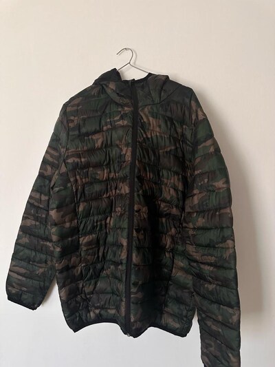H&M kamuflaj mont