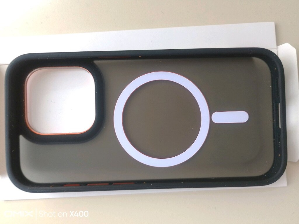 iPhone 15 Pro Telefon Kılıfı Turuncu Detaylı - 3