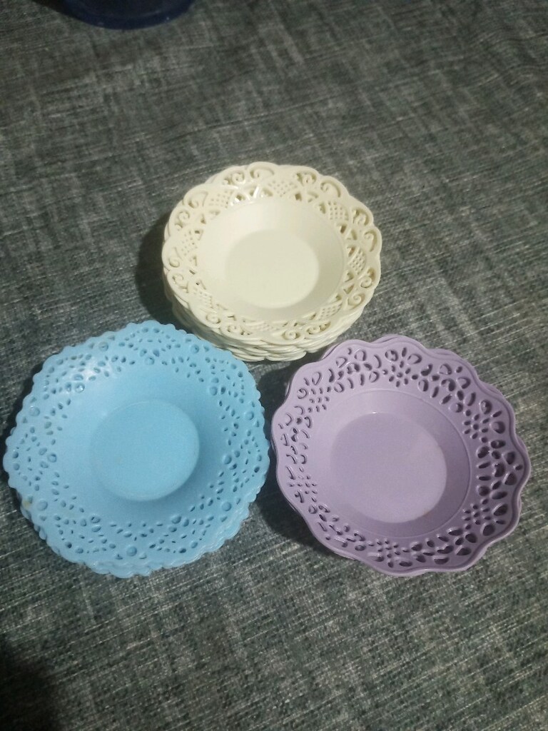 21 adet plastik çay tabagi 3 renk çok iyi durumda - 3