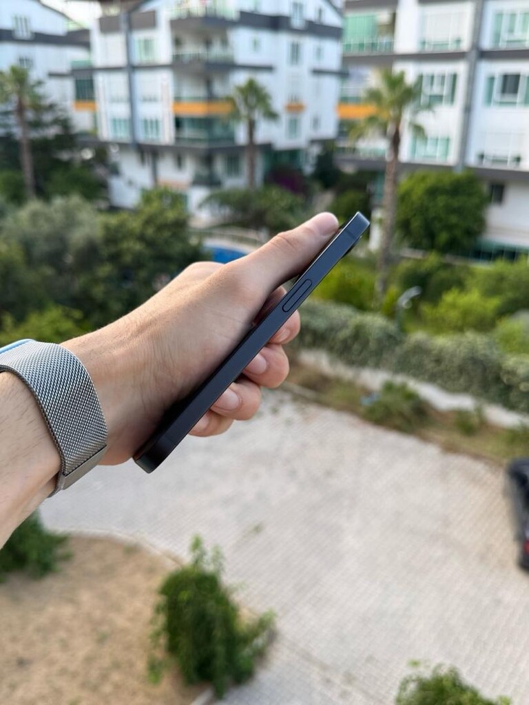 İPhone 16e 128GB Hatasız - 3