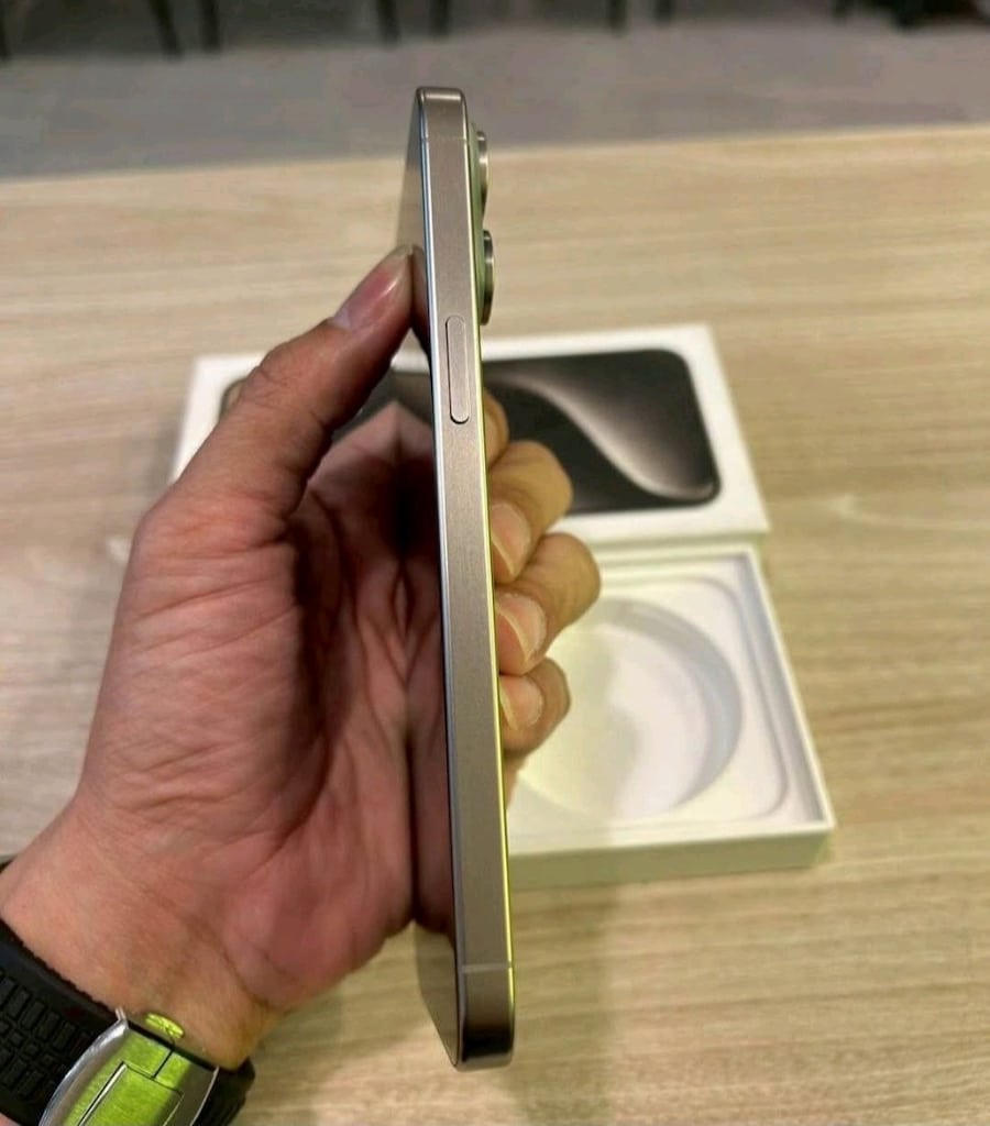 İLK SAHİBİNDEN İPhone 15 PRO MAX - 4