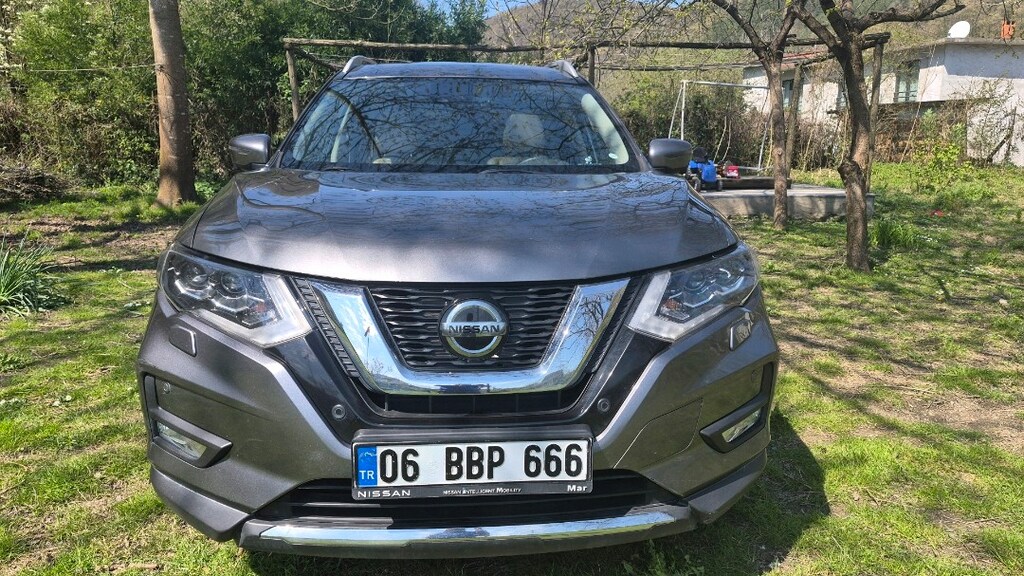 Nissan X-TRAIL